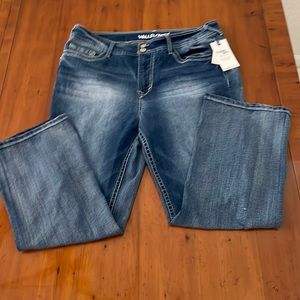 Wallflower Curvi fit boot cut denim jeans, size 18 short